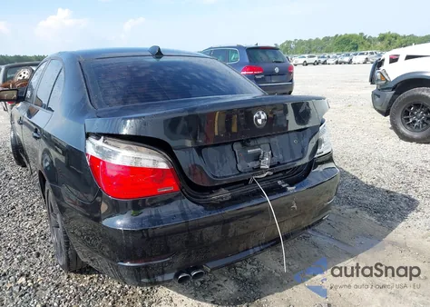 2008 BMW 528Xi z USA, uszkodzony, nr VIN WBANV13548CZ55282